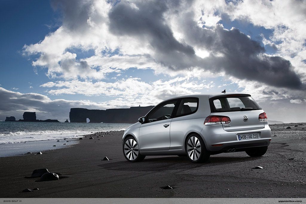 2009-Volkswagen-Golf-034
